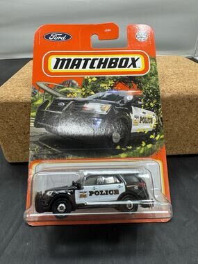 Matchbox 2016 Ford Police Interceptor Utility Black White SUV Diecast 15/100 New
